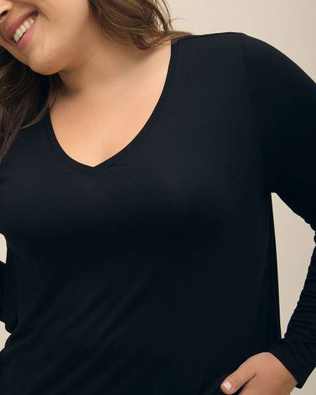 T-shirt long noir, coupe moderne - Essentiels PENN.