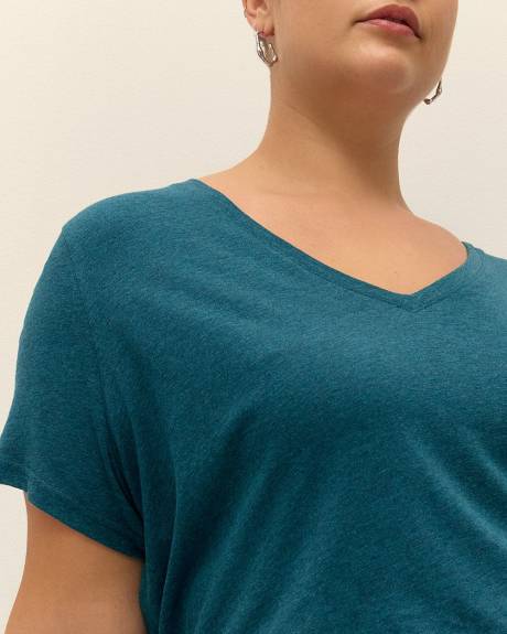 Boyfriend-Fit Short-Sleeve V-Neck Tee - PENN. Essentials
