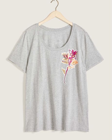 Boyfriend Fit Scoop Neck T-Shirt - In Every Story