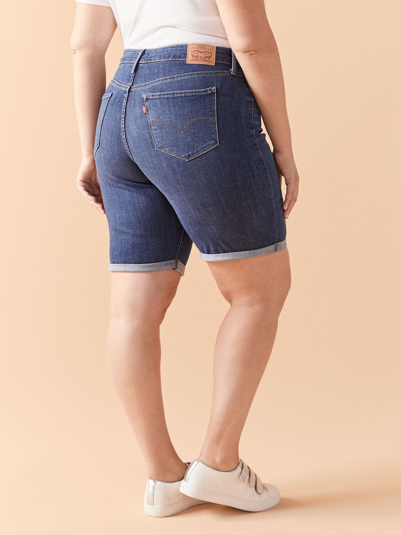 Stretchy Shaping Mid-Rise Bermuda Jean Short - Levi's | Penningtons