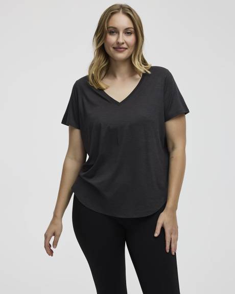 T-shirt à col V et manches courtes - Dry-Lux (MD) Hyba Essentiels
