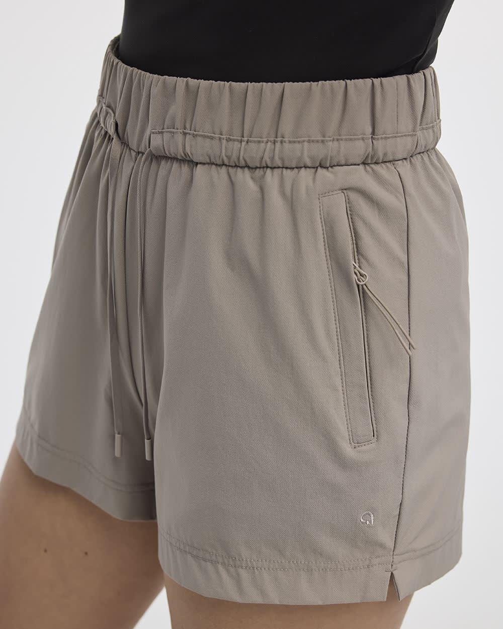 Stretch Pull-On Shorts with Zipped Pockets - Hyba