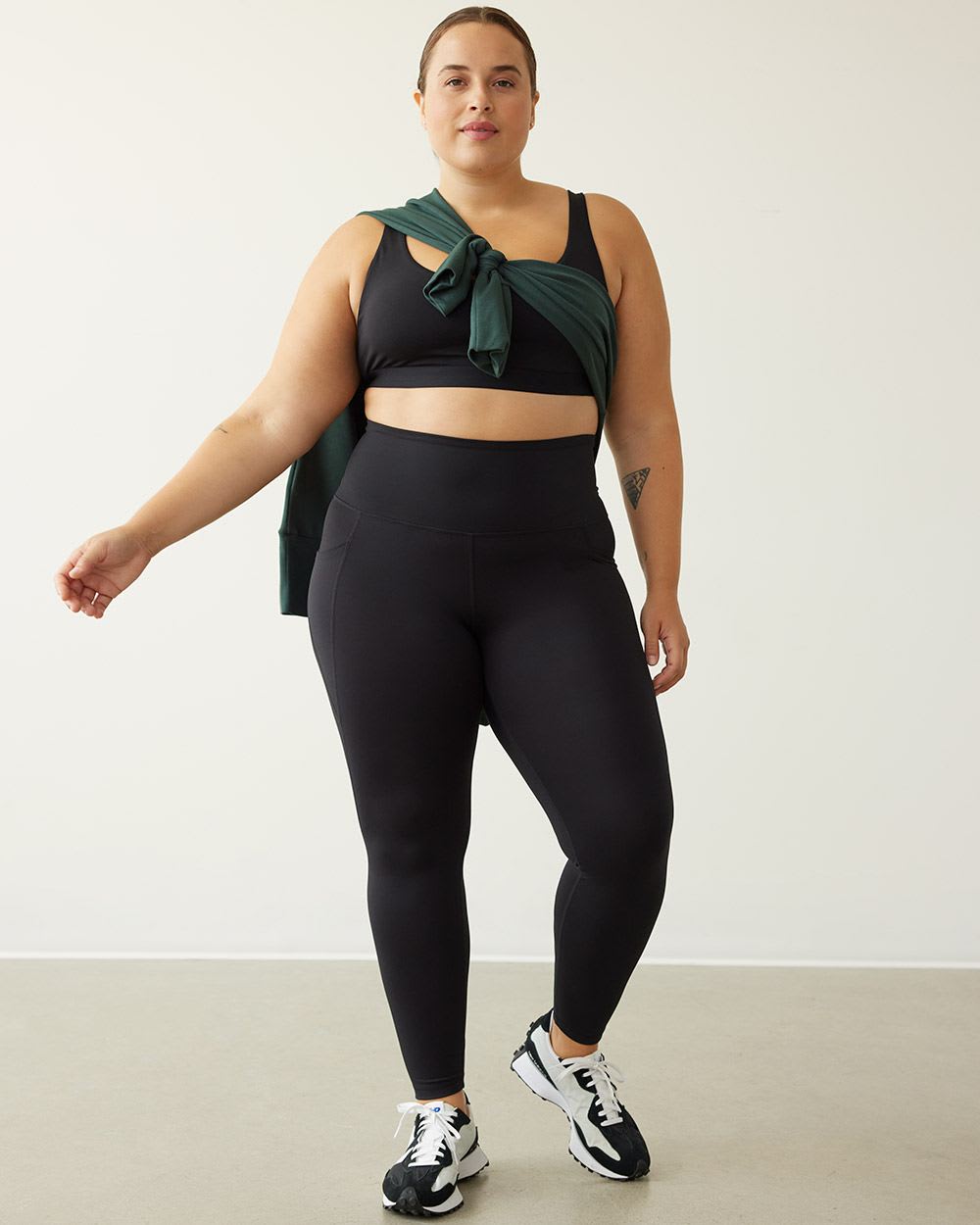 Fabletics All Day Every Day Bra, Black, XX-Small : : Clothing,  Shoes & Accessories